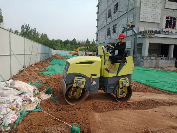 С��ѹ·��ʩ��